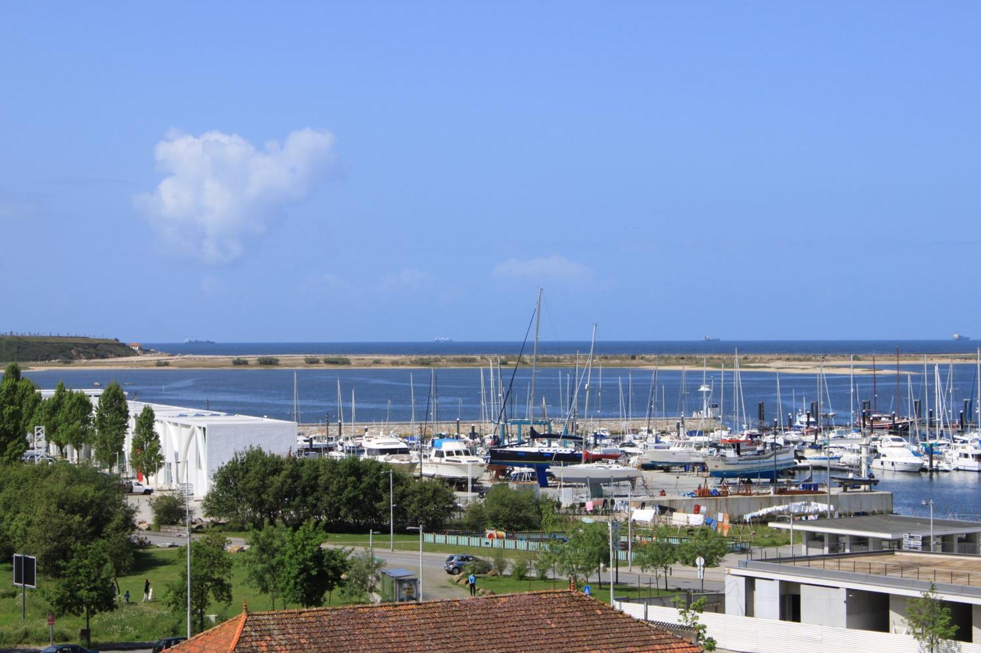 Douro Marina Studios บีลาโนวาเดกายา ภายนอก รูปภาพ